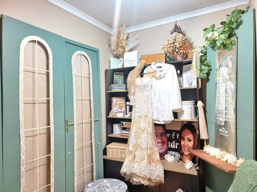 5 Bedroom Property for Sale in Reebok Western Cape